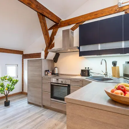 Sevenhills Charmantes Dachgeschoss, Balkon, Bahnhofsnaehe, Klimaanlage Lägenhet Bamberg