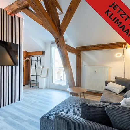 Sevenhills Charmantes Dachgeschoss, Balkon, Bahnhofsnaehe, Klimaanlage Appartement *